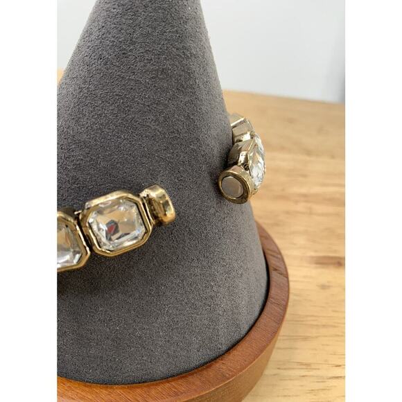 Dress Barn Bracelet Gold Tone Crystal Rhinestone Stone Bangle Magnetic Clasp - Picture 8 of 8